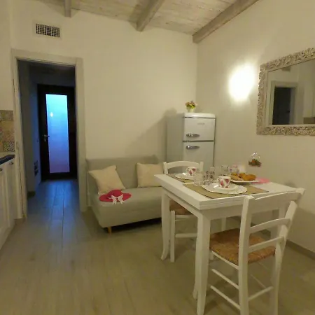 Nyaraló Domu Lughente 400 M Dal Mare *